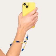 Bijou Sun sugar posé sur un téléphone