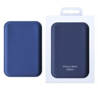 Porte carte MagSafe marine fixé à un iPhone.