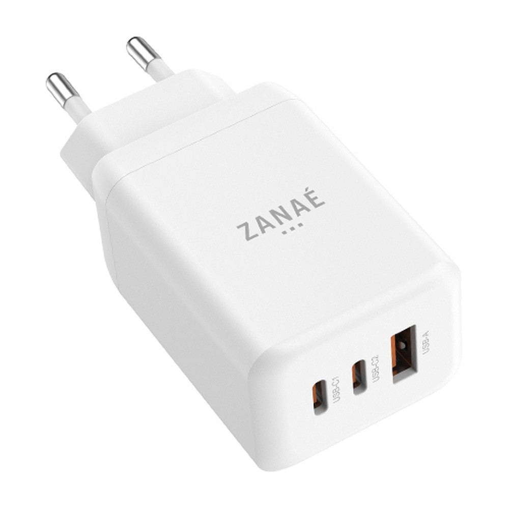 Chargeur 65W avec deux ports USB-C et un port USB-A en blanc